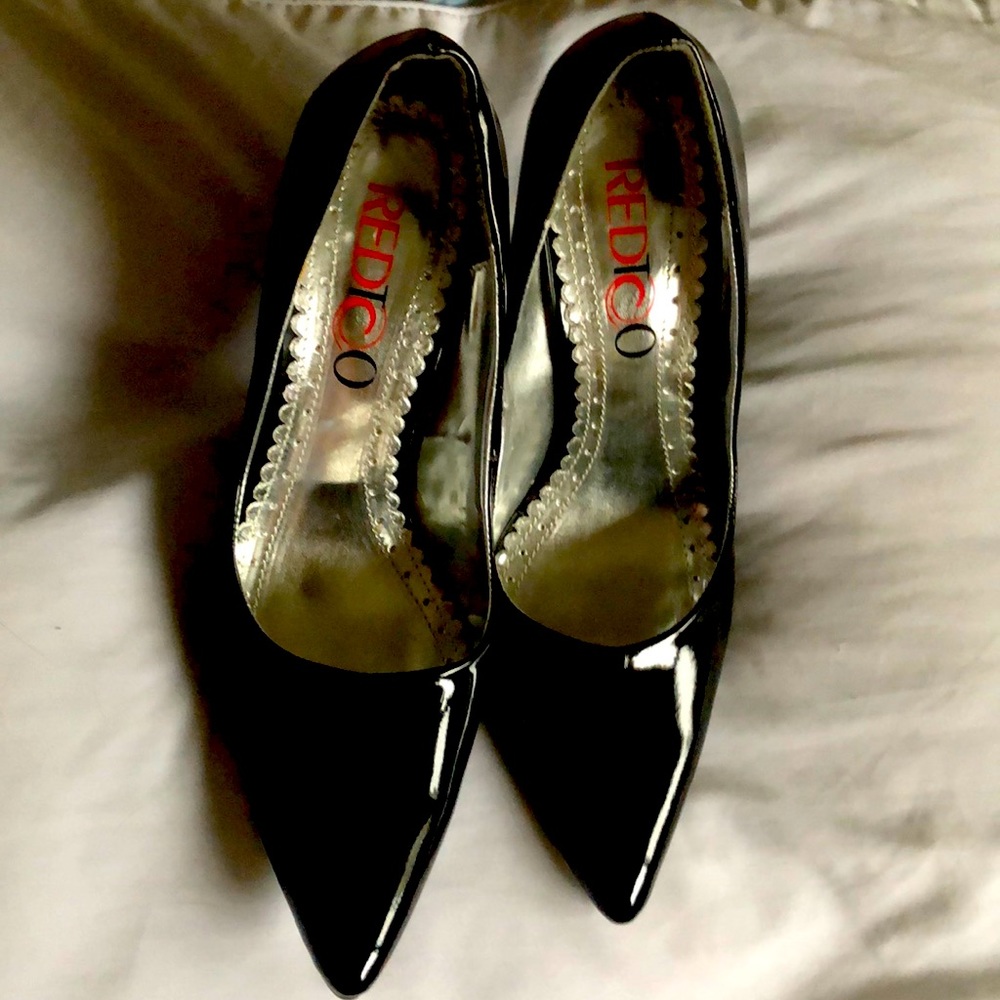 Ladies black high heel 3 inch! Gently used! Good condition!